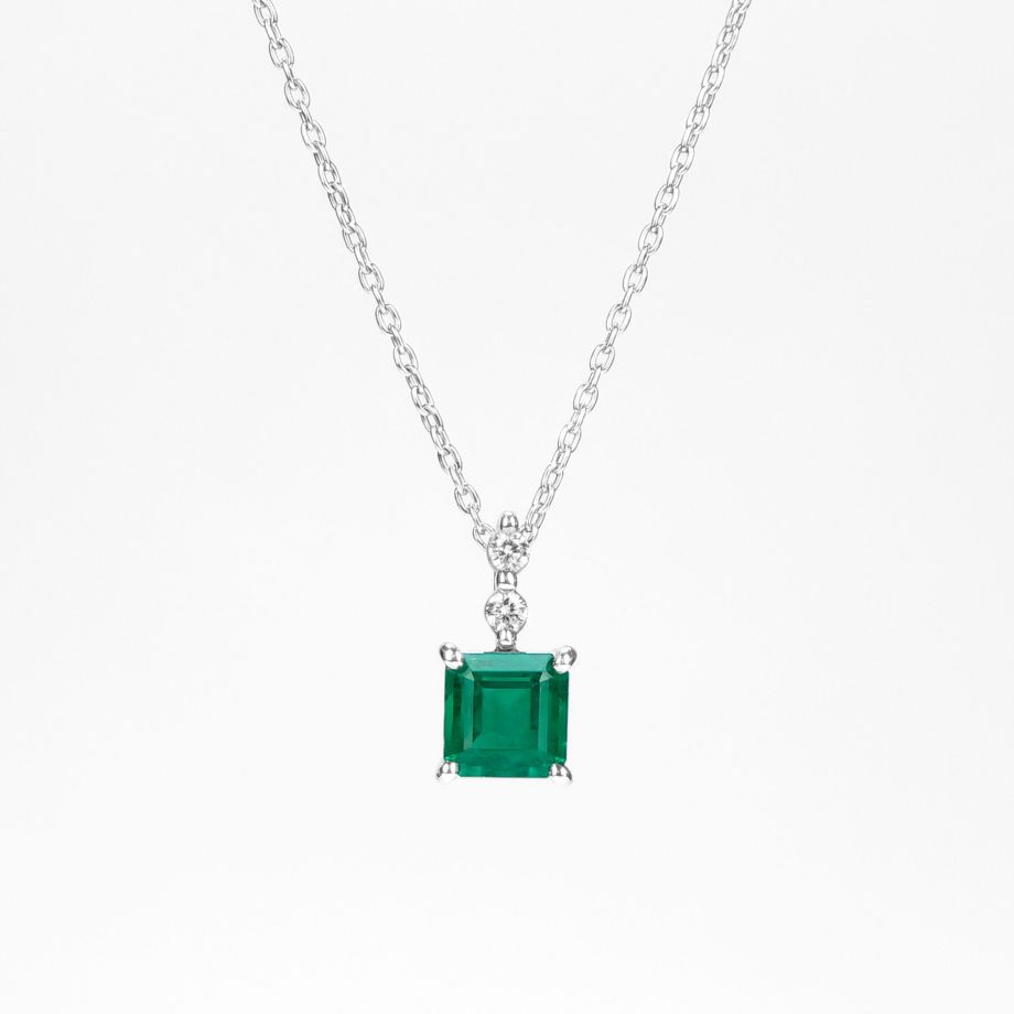 コロンビア産エメラルド0.643ctプラチナネックレスダイヤ0.041ct付 (中央宝石研究所宝石鑑別書付)