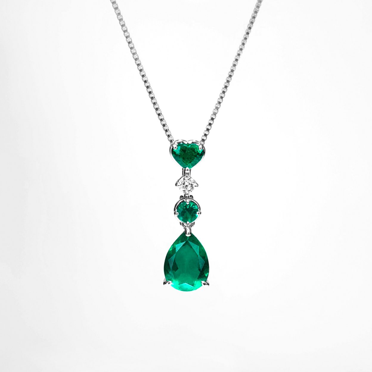 コロンビア産エメラルド1.39ct0.27ct0.07ctプラチナネックレスダイヤ0.06ct付(中央宝石研究所宝石鑑別書付)